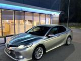 Toyota Camry 2018 года за 13 300 000 тг. в Шымкент