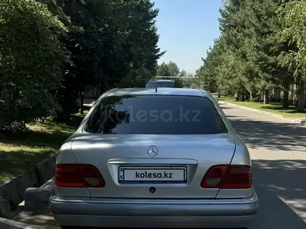 Mercedes-Benz E 320 1998 года за 3 100 000 тг. в Алматы – фото 6