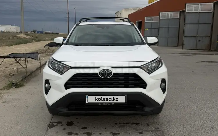 Toyota RAV4 2020 года за 14 000 000 тг. в Актау