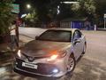 Toyota Camry 2018 годаfor13 600 000 тг. в Актобе – фото 2