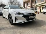 Hyundai Elantra 2019 годаүшін9 000 000 тг. в Алматы