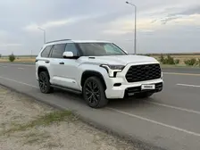 Toyota Sequoia, 2022