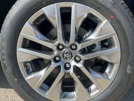 Toyota RAV4 Luxe+ 2025 года за 21 500 000 тг. в Актобе – фото 11