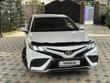 Toyota Camry 2021 года за 12 000 000 тг. в Алматы