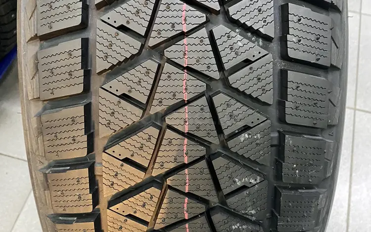 Зимние Шины Bridgestone 275/50R22 Blizzak DMV2 за 250 000 тг. в Шымкент