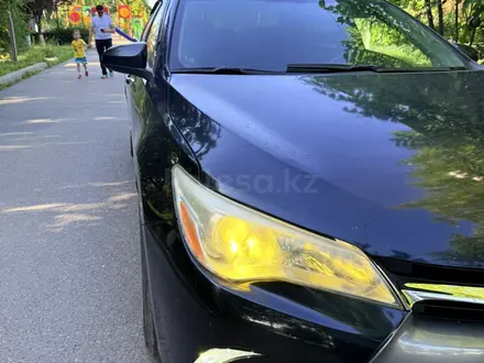 Toyota Camry 2015 года за 7 350 000 тг. в Шымкент – фото 3
