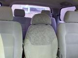 Kia Carnival 2003 годаfor3 500 000 тг. в Уральск – фото 3