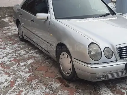 Mercedes-Benz E 200 1996 года за 2 700 000 тг. в Алматы – фото 5