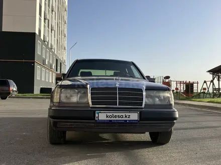 Mercedes-Benz E 220 1992 года за 2 100 000 тг. в Туркестан