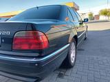 BMW 728 1996 года за 3 800 000 тг. в Атырау – фото 4