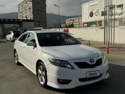 Toyota Camry 2009 года за 4 300 000 тг. в Атырау – фото 2