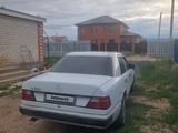 Mercedes-Benz E 200 1992 года за 1 700 000 тг. в Актобе – фото 3