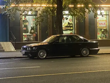 BMW 520 1995 года за 2 700 000 тг. в Астана – фото 2