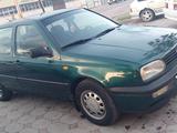 Volkswagen Golf 1996 годаүшін2 500 000 тг. в Мерке