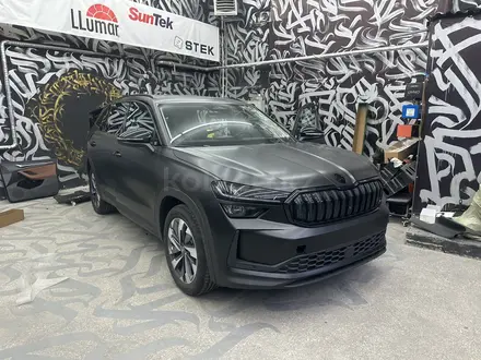 Skoda Kodiaq 2025 года за 20 800 000 тг. в Алматы – фото 13