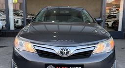 Toyota Camry 2013 года за 9 700 000 тг. в Шымкент – фото 2