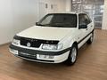 Volkswagen Passat 1996 годаfor1 950 000 тг. в Астана