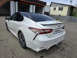 Toyota Camry 2023 года за 12 500 000 тг. в Алматы – фото 3