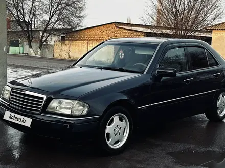 Mercedes-Benz C 200 1995 года за 2 100 000 тг. в Мерке – фото 2