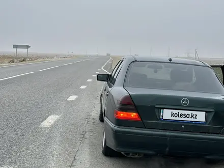 Mercedes-Benz C 240 1998 года за 2 700 000 тг. в Актау