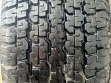 R 16 диск GX с резиной 275-70-16 Bridgestone. за 70 000 тг. в Алматы – фото 2