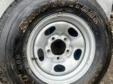 R 16 диск GX с резиной 275-70-16 Bridgestone. за 70 000 тг. в Алматы