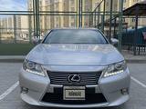 Lexus ES 300h 2013 года за 7 700 000 тг. в Актау