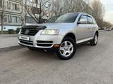 Volkswagen Touareg 2005 годаfor6 000 000 тг. в Астана – фото 2