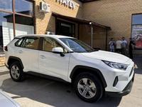 Toyota RAV4 2023 года за 17 500 000 тг. в Семей