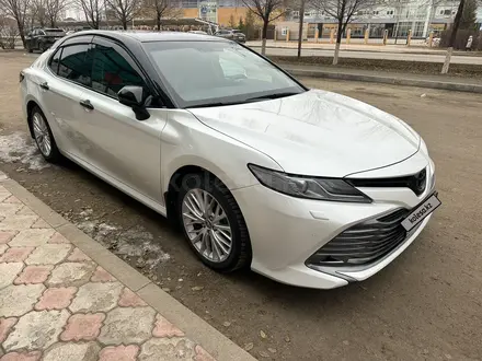 Toyota Camry 2019 года за 13 800 000 тг. в Уральск