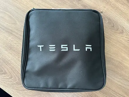 Оригинальная Зарядка на Tesla model 3, Y, S, X.GEN2 Европа за 300 000 тг. в Алматы