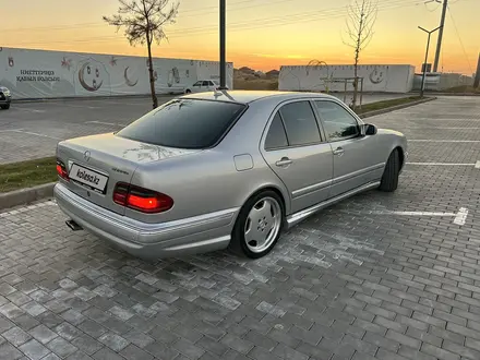 Mercedes-Benz E 55 AMG 2001 года за 7 800 000 тг. в Шымкент – фото 32