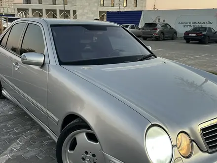 Mercedes-Benz E 55 AMG 2001 года за 7 800 000 тг. в Шымкент – фото 33