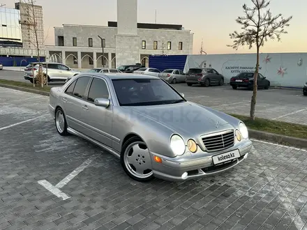 Mercedes-Benz E 55 AMG 2001 года за 7 800 000 тг. в Шымкент – фото 35