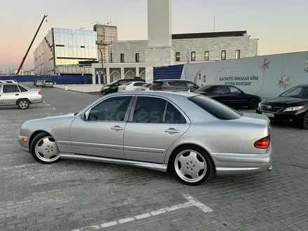 Mercedes-Benz E 55 AMG 2001 года за 7 800 000 тг. в Шымкент – фото 36