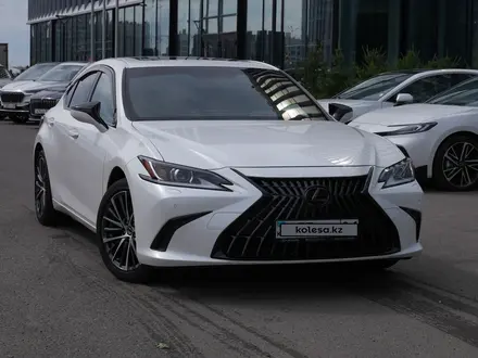 Lexus ES 250 2022 года за 25 500 000 тг. в Астана