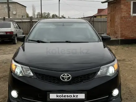 Toyota Camry 2014 года за 4 800 000 тг. в Курмангазы – фото 12