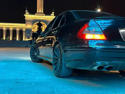 Mercedes-Benz E 55 AMG 2005 года за 11 000 000 тг. в Астана – фото 4