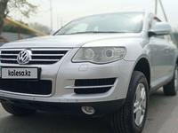 Volkswagen Touareg 2007 годаүшін8 000 000 тг. в Алматы