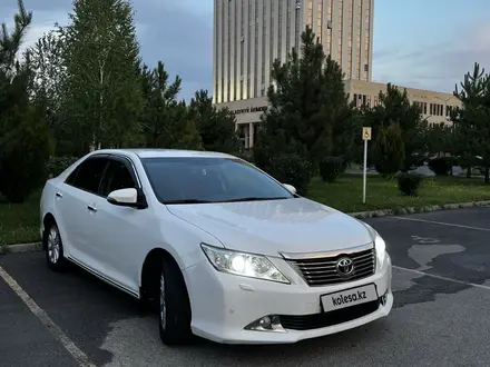 Toyota Camry 2013 года за 9 700 000 тг. в Шымкент – фото 2