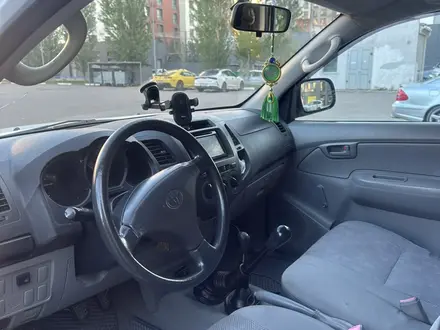 Toyota Hilux 2006 года за 7 900 000 тг. в Астана – фото 8