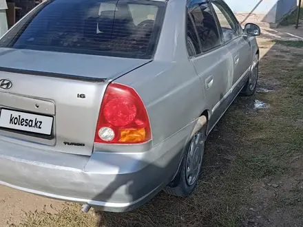 Hyundai Accent 2003 года за 2 000 000 тг. в Актобе – фото 3