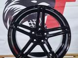 Разноширокие Диски R18 9/10J 5x114, 3 ET18/20 ЦО73, 1 GLOSS BLACK за 320 000 тг. в Алматы