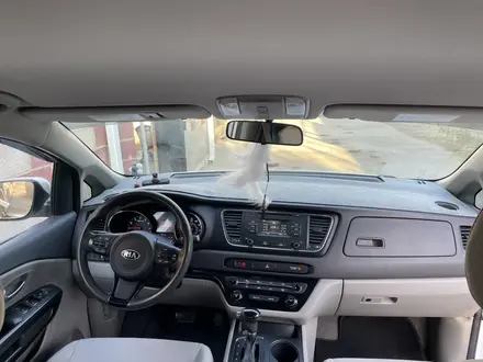 Kia Carnival 2015 года за 11 500 000 тг. в Шымкент – фото 5