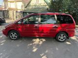 Volkswagen Sharan 1999 года за 1 700 000 тг. в Алматы – фото 3