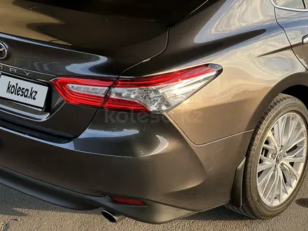 Toyota Camry 2020 года за 17 500 000 тг. в Алматы – фото 20