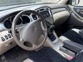 Toyota Highlander 2004 года за 7 500 000 тг. в Алматы – фото 4