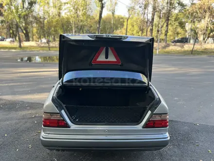 Mercedes-Benz E 280 1994 года за 4 000 000 тг. в Алматы – фото 22