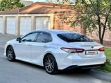 Toyota Camry 2021 года за 16 500 000 тг. в Шымкент – фото 4