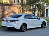 Toyota Camry 2021 года за 16 500 000 тг. в Шымкент – фото 3